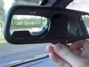 Φωτογραφία για Made in Καβάλα: Η επισκευή του καθρέφτη αυτοκινήτου που έγινε viral -  Δείτε και κλάψτε...