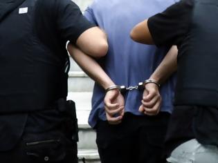 Φωτογραφία για Συνελήφθησαν 3 Γεωργιανοί για κλοπές από σούπερ μάρκετ στην Καλλιθέα