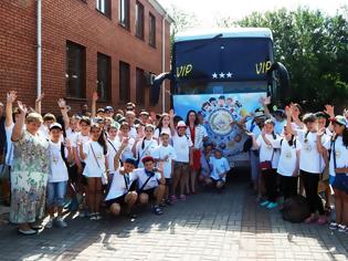 Φωτογραφία για Η πρώτη μεγάλη ομάδα παιδιών από την Ουκρανία έφτασε στην Ελλάδα [photos]