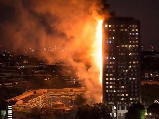 Φωτογραφία για Φωτιά στο Λονδίνο: Εκατοντάδες εγκλωβισμένοι εκτιμούν οι Αρχές