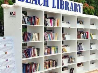 Φωτογραφία για Βιβλιοθήκη σε παραλία με πάνω από 14.000 βιβλία