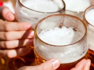 Φωτογραφία για Ένα ποτήρι μπίρα σας κάνει πιο κοινωνικούς