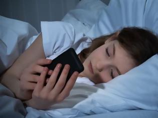 Φωτογραφία για Οι ηλεκτρονικές συσκευές βλάπτουν τον ύπνο των εφήβων