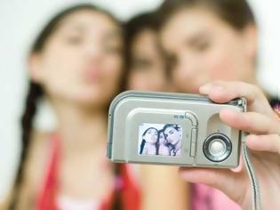 Φωτογραφία για Ανησυχητική έρευνα για τις selfies -Τι λένε οι επιστήμονες