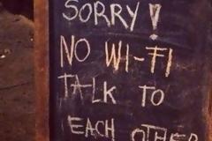 Εστιατόριο κάνει 50% έκπτωση σ' όποιον κλείσει το κινητό του