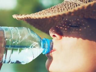 Φωτογραφία για 5 αλλαγές που θα νιώσεις αν αρχίσεις να πίνεις περισσότερο νερό