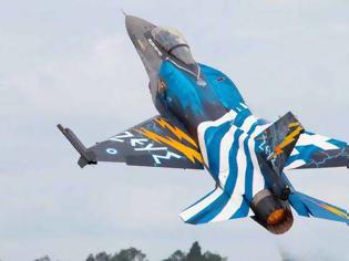 Φωτογραφία για Έκλεψε την παράσταση ο κρητικός πιλότος σε διεθνή διαγωνισμο μαχητικών αεροσκαφών (ΒΙΝΤΕΟ)