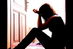 Πώς εκδηλώνεται σωματικά η κατάθλιψη: 9 συμπτώματα
