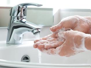 Φωτογραφία για Δυσκολεύεστε να πάρετε τη σωστή απόφαση; Πλύντε τα χέρια σας!