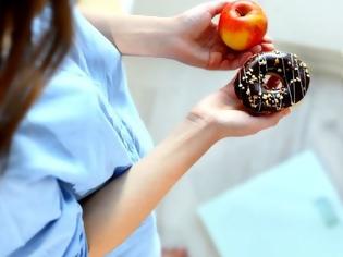 Φωτογραφία για 4 λόγοι που παίρνεις βάρος ενώ προσέχεις τη διατροφή σου