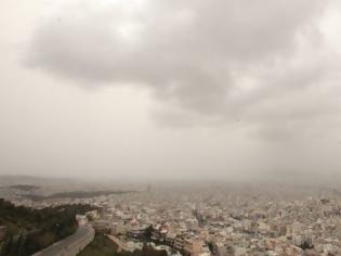 Φωτογραφία για Χτύπησε «κόκκινο» το όζον, αποπνικτική η ατμόσφαιρα στην Αθήνα
