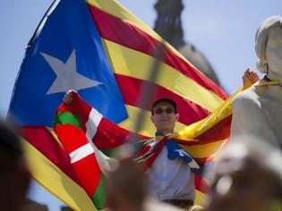 Φωτογραφία για Η κυβέρνηση της Καταλονίας δεν βρίσκει κάλπες για το δημοψήφισμα ανεξαρτησίας