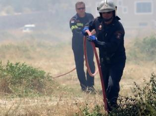 Φωτογραφία για Ηράκλειο: «Έπιασαν» την φωτιά στον καταυλισμό των τσιγγάνων [photos]