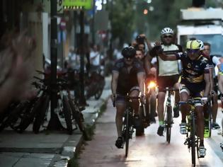 Φωτογραφία για Ο συγκλονιστικός Στέλιος Βάσκος: Επέστρεψε στα Τρίκαλα μετά από 8000 χλμ ποδηλασίας και κατέρρευσε από συγκίνηση