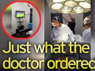 Φωτογραφία για Βίντεο: Χειρουργοί άφησαν τον... ασθενή με το νυστέρι, για να δουν τα πέναλτι Χιλής-Πορτογαλίας!
