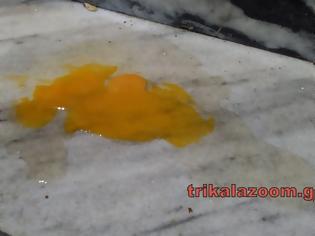 Φωτογραφία για Κι όμως - Με τον καύσωνα έγινε ομελέτα το αυγό στα Τρίκαλα... [photo]