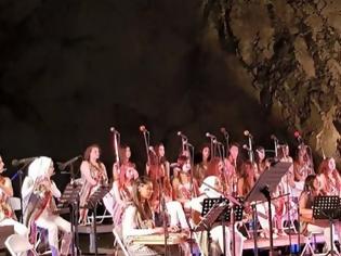 Φωτογραφία για Ένα ισχυρό μήνυμα ειρήνης από την ορχήστρα «Οι κόρες της Ιερουσαλήμ» στο Θέατρο Βράχων