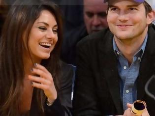 Φωτογραφία για Σκάνδαλο; Mετά τις φωτογραφίες με την άγνωστη γυναίκα ο Ashton Kutcher δίνει τις εξηγήσεις του