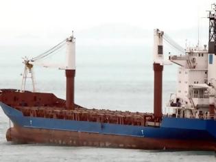 Φωτογραφία για Χανιά: Πλοίο «φάντασμα» γεμάτο παράνομα εκρηκτικά κάνει «κρουαζιέρα» στον κόλπο της Σούδας