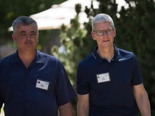 Φωτογραφία για Ο CEO της Apple Tim Cook επισκέφτηκε την Sun Valley