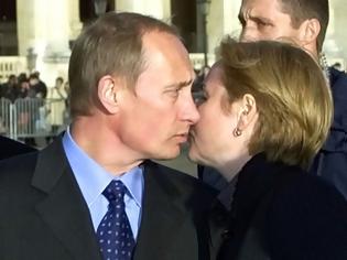 Φωτογραφία για H μυστηριώδης πρώην σύζυγος του Πούτιν – Γιατί απέφευγε τις δημόσιες εμφανίσεις