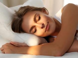 Φωτογραφία για Το κόλπο που μειώνει τις ρυτίδες ενώ κοιμάσαι