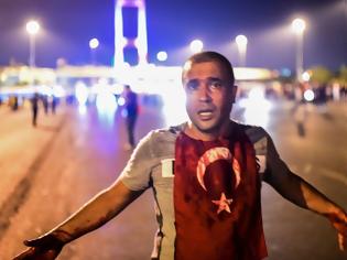 Φωτογραφία για FT: Τουρκία: Ένας χρόνος μετά την απόπειρα πραξικοπήματος και ακόμα αναζητά την αλήθεια...