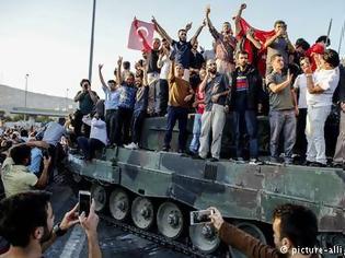 Φωτογραφία για DW: Το αποτυχημένο πραξικόπημα άλλαξε την Τουρκία