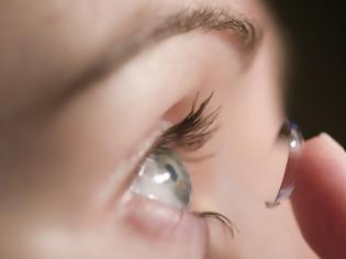 Φωτογραφία για Βρετανία: Έβγαλαν 27 φακούς επαφής από το μάτι 67χρονης