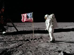 Φωτογραφία για Η πρώτη προσεδάφιση ανθρώπου στη Σελήνη