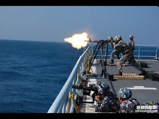 Φωτογραφία για Επιθέσεις πειρατών σε εμπορικά πλοία και μάχες με μισθοφόρους φρουρούς(Video)