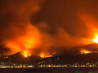 Φωτογραφία για Η μεγάλη φωτιά του Καλάμου από την Εύβοια