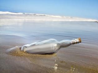 Φωτογραφία για Ψαράς έπιασε μπουκάλι με μήνυμα από τη Ρόδο που ταξίδεψε 800 χιλιόμετρα