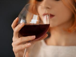 Φωτογραφία για Η μικρή κατανάλωση αλκοόλ μπορεί να κάνει καλό στην υγεία