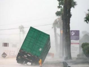 Φωτογραφία για Έφτασε ο τυφώνας Χάρβεϊ στο Τέξας.Εκκενώνονται περιοχές.Χαμός στα σούπερ μάρκετ.