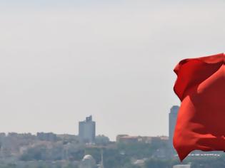 Φωτογραφία για Υψωσαν τουρκική σημαία έξω από το Κέντρο Εκπαιδεύσεως Ανορθόδοξου Πολέμου στη Ρεντίνα - Μεγάλες οι ευθύνες του ΓΕΣ