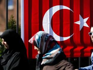 Φωτογραφία για Οι Τούρκοι της Γερμανίας δεν ακούν τον Ερντογάν: Θα ψηφίσουν Σουλτς και Μέρκελ