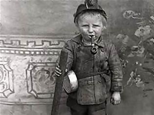 Φωτογραφία για Η φωτογραφία του ανήλικου ανθρακωρύχου που σόκαρε την κοινωνία