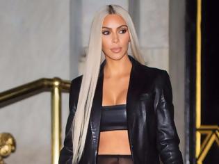 Φωτογραφία για Η Kim Kardashian πήγε σε απονομή βραβείων με διαφανές παντελόνι