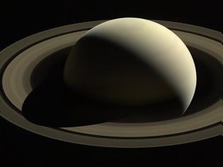Φωτογραφία για Το «φιλί αποχαιρετισμού» του διαστημοπλοίου Cassini: Τελευταίο πέρασμα από τον Τιτάνα
