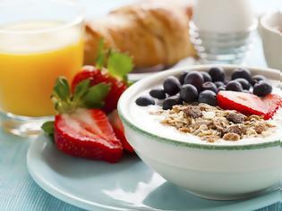 Φωτογραφία για Τέσσερα μικρά λάθη που κάνεις όταν τρως πρωινό και σου προσθέτουν κιλά
