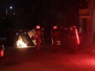 Φωτογραφία για Επεισόδια σε αντιφασιστική διαδήλωση ενάντια σε συγκέντρωση της Χρυσής Αυγής στο Πέραμα