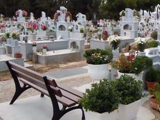 Φωτογραφία για Απίστευτο αυτό που έγινε σε νεκροταφείο στην Κρήτη - Δείτε τις μακάβριες φωτογραφίες