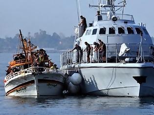 Φωτογραφία για Ρέθυμνο: Εγκλωβισμένοι στα Παξιμάδια πρόσφυγες που κινδύνευσαν στη θάλασσα!