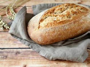 Φωτογραφία για To tip της νοικοκυράς: Κάντε το μπαγιάτικο ψωμί ολόφρεσκο