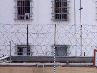Φωτογραφία για Αλλοδαποί κρατούμενοι «σακάτεψαν» στο ξύλο Κρητικό ισοβίτη μέσα στις φυλακές Αλικαρνασού