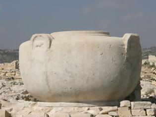 Φωτογραφία για Όταν ο Γάλλος αρχιτέκτονας Edmond Duhmoit έκλεψε το πιθάρι της Αμαθούντας στην Κύπρο