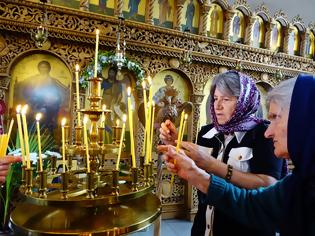 Φωτογραφία για Άγιος Παΐσιος Αγιορείτης: «Ένα κερί προσφέρουμε στον Θεό από ευγνωμοσύνη για τις πλουσιοπάροχες ευλογίες Του, και αυτό να το μουρνταρεύουμε;»