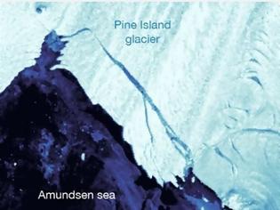 Φωτογραφία για Δέος: Η στιγμή της αποκόλλησης του μεγάλου παγόβουνου στην Ανταρκτική