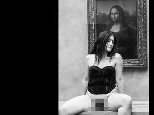 Φωτογραφία για Η τέχνη έχει όρια; Καλλιτέχνης έβγαλε το εσώρουχο και άνοιξε τα πόδια της μπροστά στη Μόνα Λίζα